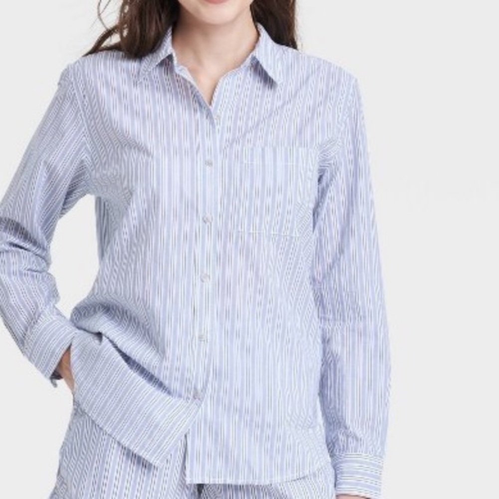 NWT Women’s Long Sleeve Collared Button Down Shirt   Blue/White/black Striped M